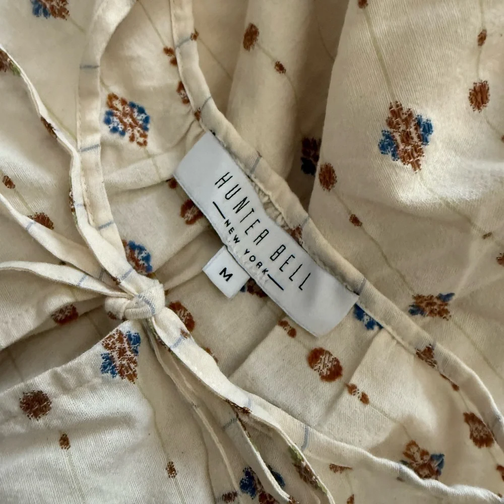 Hunter Bell Clementine Cream Long Sleeve Medallion Maxi Dress Size M |
NWOT - Picture 3 of 11